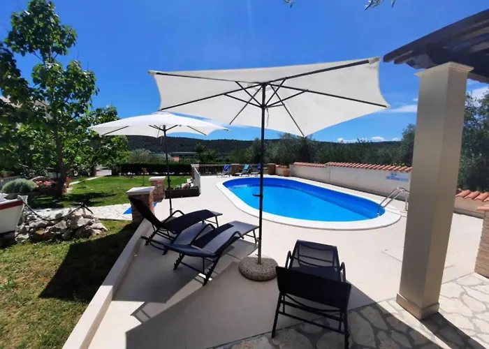 Two Bedroom With Balcony A2 شقة