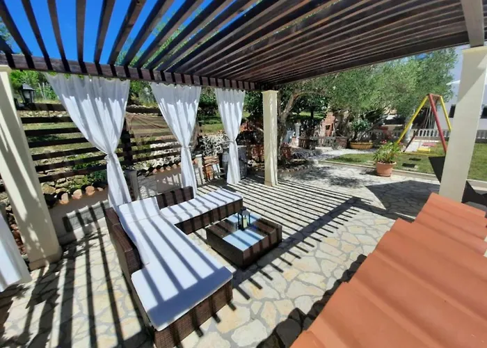 Two Bedroom With Balcony A2 شقة *