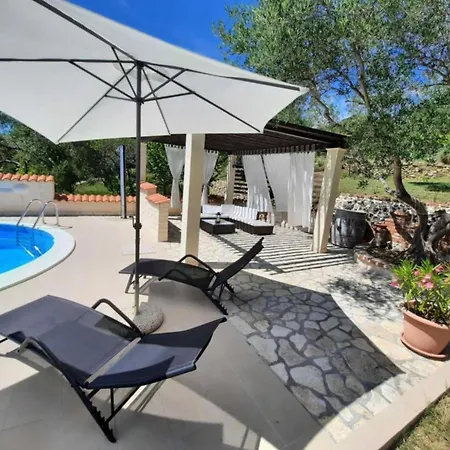 Two Bedroom With Balcony A2 *